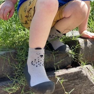 Attipas cipelice vode vaše mališane baš tamo gde oni žele!#attipasshoes #attipassrbija #pravilanrazvojstopala #bebiniprvikoraci #bebioprema #cipelicezaprohodavanje #cipelicezabebe #hodajucecipelice #mamaibeba #toddler #babyfeet